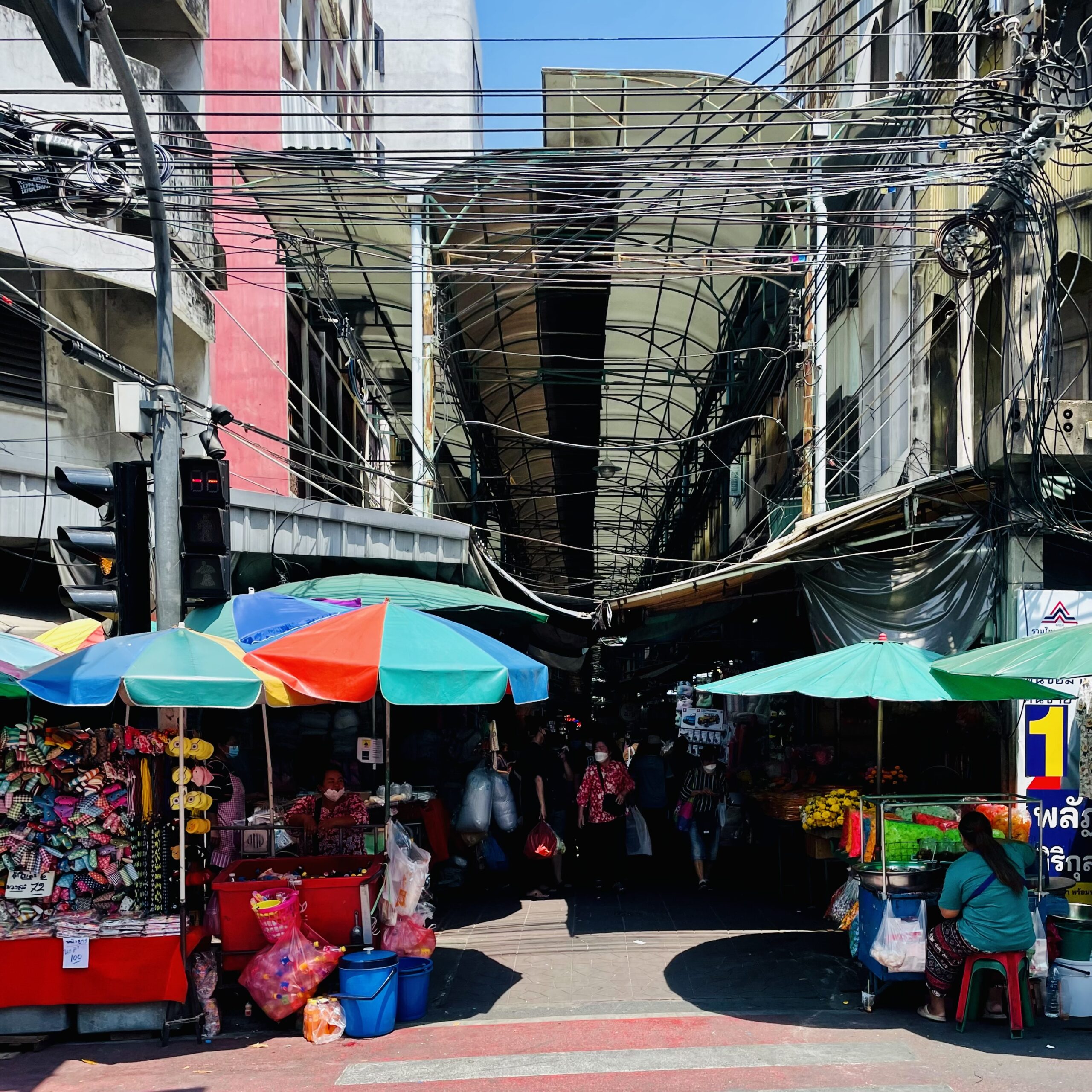 Entrée du passage Soi Wanit 1 sur Chakkrawat Road dans le Chinatown de Bangkok en Thaïlande