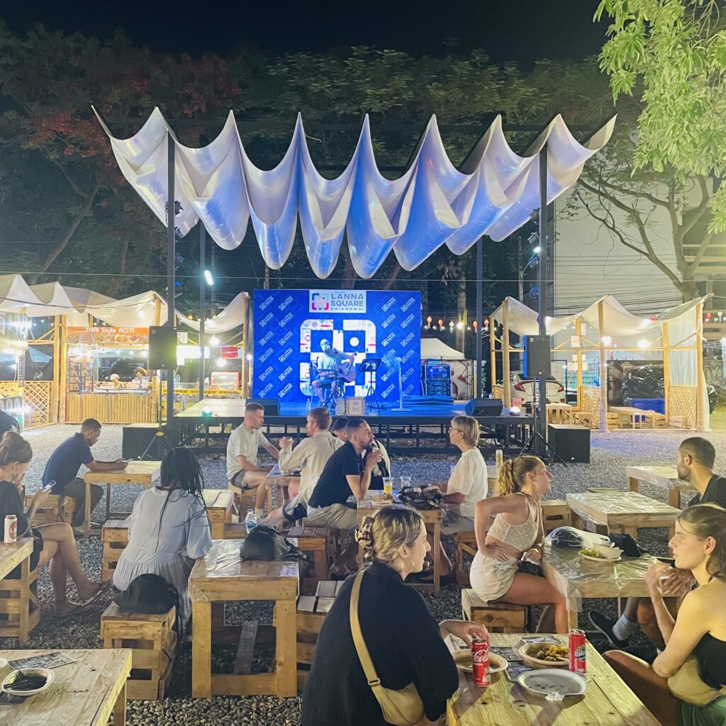 Vue sur le scène de la Lanna Place à Chiang Mai en Thaïlande