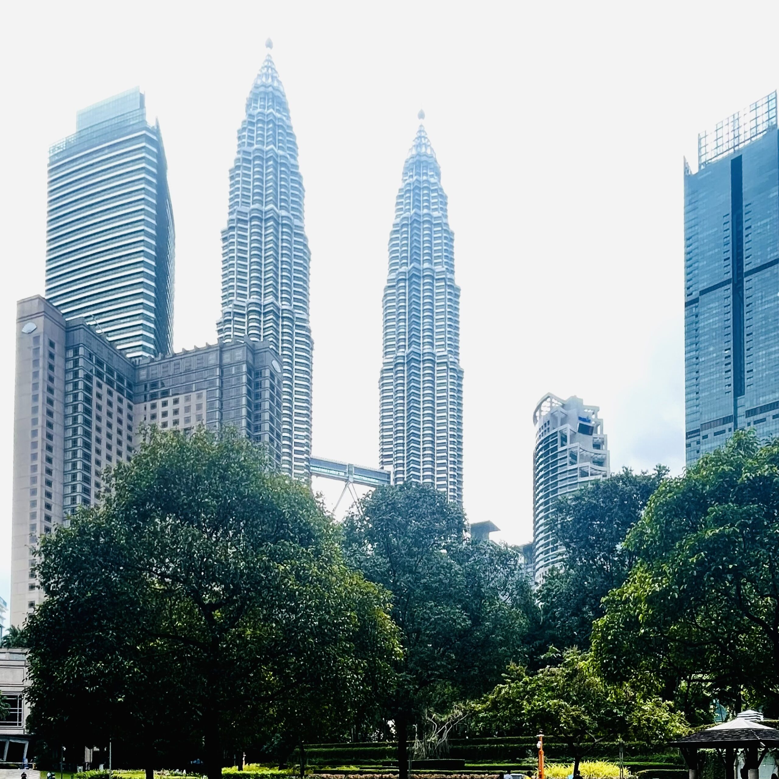 Les Tours Petronas dans le KLCC de Kuala Lumpur en Malaisie